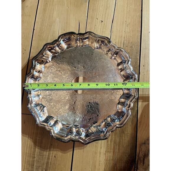 Leonard Silverplate Footed Round Serving Tray. Scalloped Edge. Floral pattern. - Picture 6 of 6